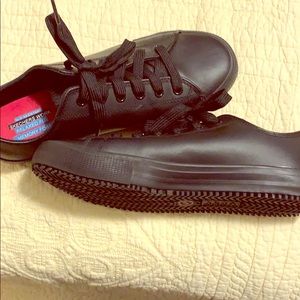 Skechers work non-slip all black shoes